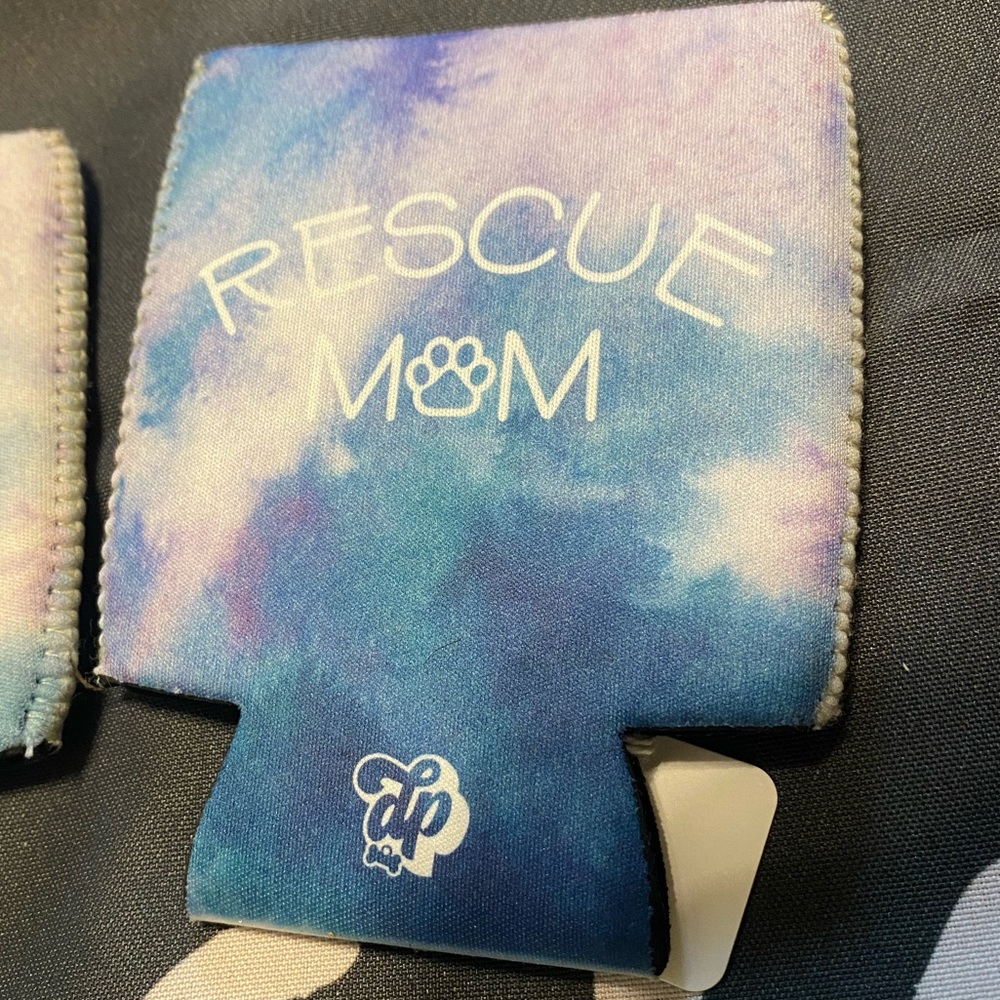 Dapper Paw Rescue Mom Koozie EA